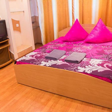 2Room Semi-luxury Apt on Ukrainskaya 34 Street Zaporizhia Bagian luar foto